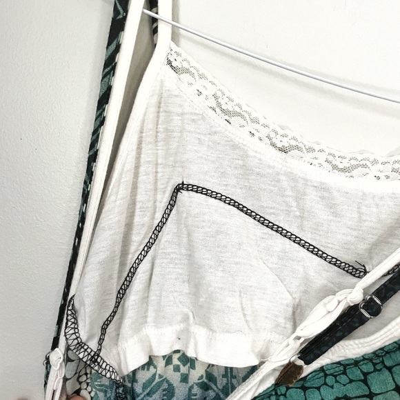 Almost Famous blue ombré fancy tank top. Juniors Size M. - Picture 6 of 9